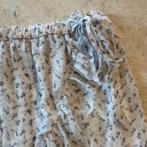 Abercrombie & Fitch size Medium Floral Ruffle Skirt - Picture 2 of 5
